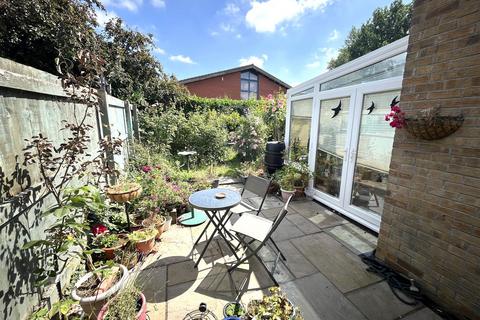 18 Bramble Drive, Chippenham, SN15 3PH