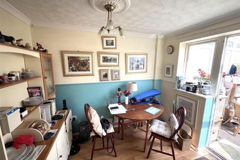 18 Bramble Drive, Chippenham, SN15 3PH