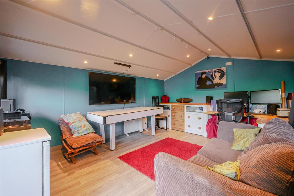 Studio/Outbuilding