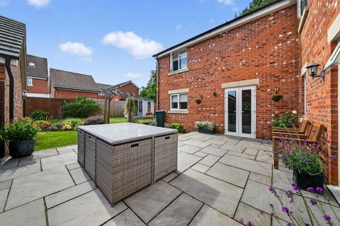 9 Betournay Close, Raunds, Wellingborough, NN9 6FD