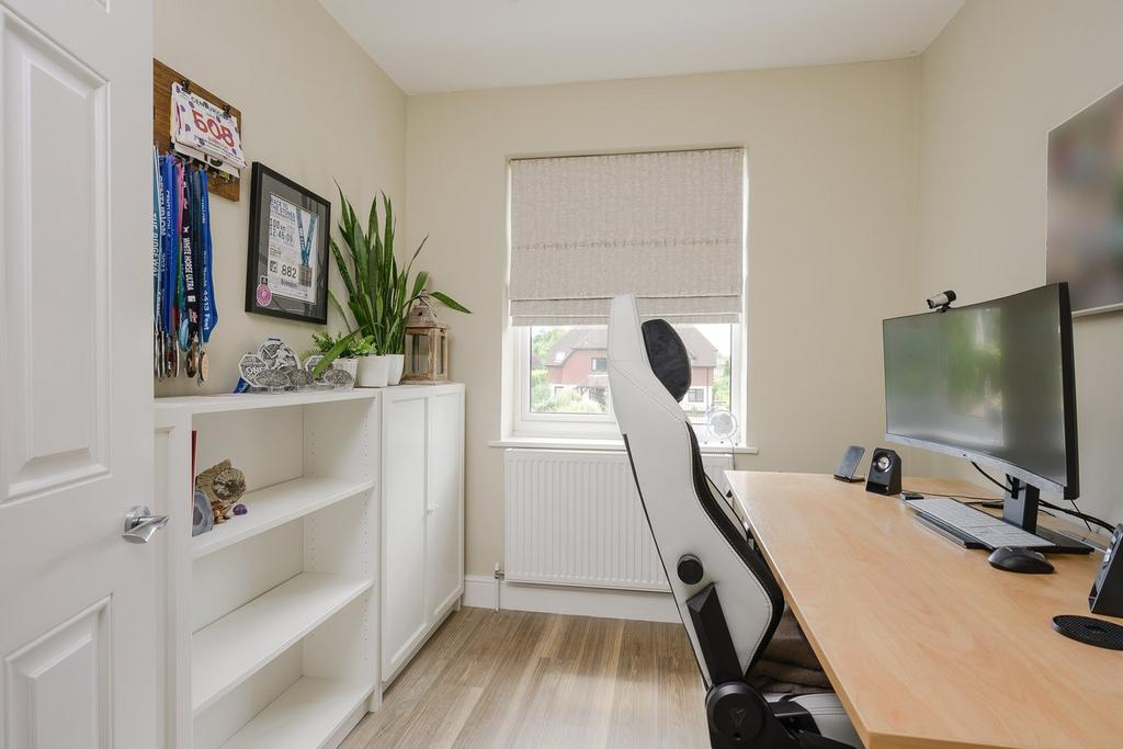 Bedroom 5/Study