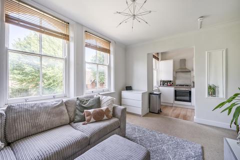 2 bedroom apartment for sale, Park Hill Close, Carshalton SM5