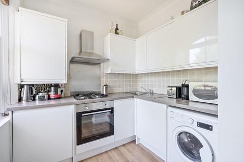 2 bedroom apartment for sale, Park Hill Close, Carshalton SM5
