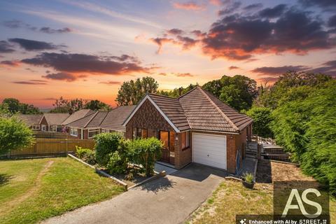 4 bedroom detached house for sale, Gorselands, Sedlescombe, TN33