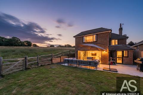4 bedroom detached house for sale, Gorselands, Sedlescombe, TN33