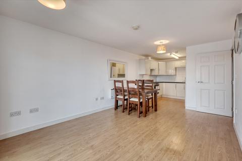 2 bedroom flat for sale, Nayland Court, Romford RM1
