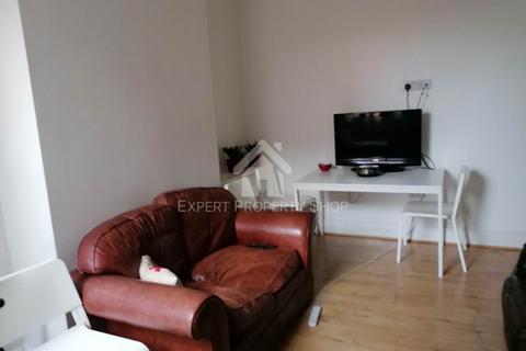 undefined, *AVAILABLE NOW*Room 1.  Watson Road.Worksop.
