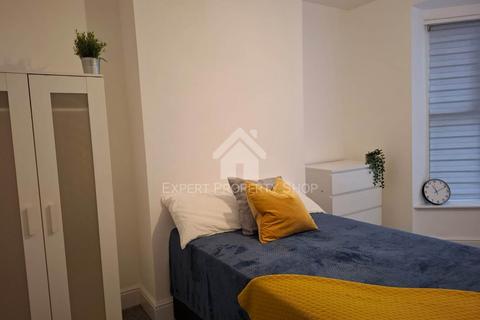 undefined, *AVAILABLE NOW*Room 1.  Watson Road.Worksop.