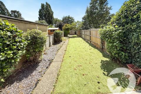 130 Gregory Crescent, London, SE9 5RY