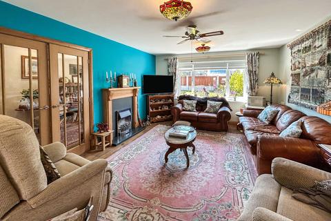 undefined, Rhos Helyg, Llandrillo