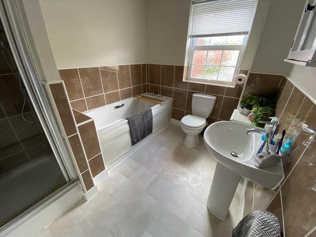 Family Bathroom: