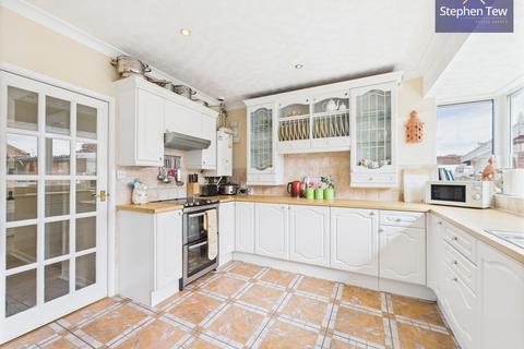 2 bedroom semi-detached bungalow for sale, Myrtle Avenue, Poulton-Le-Fylde FY6
