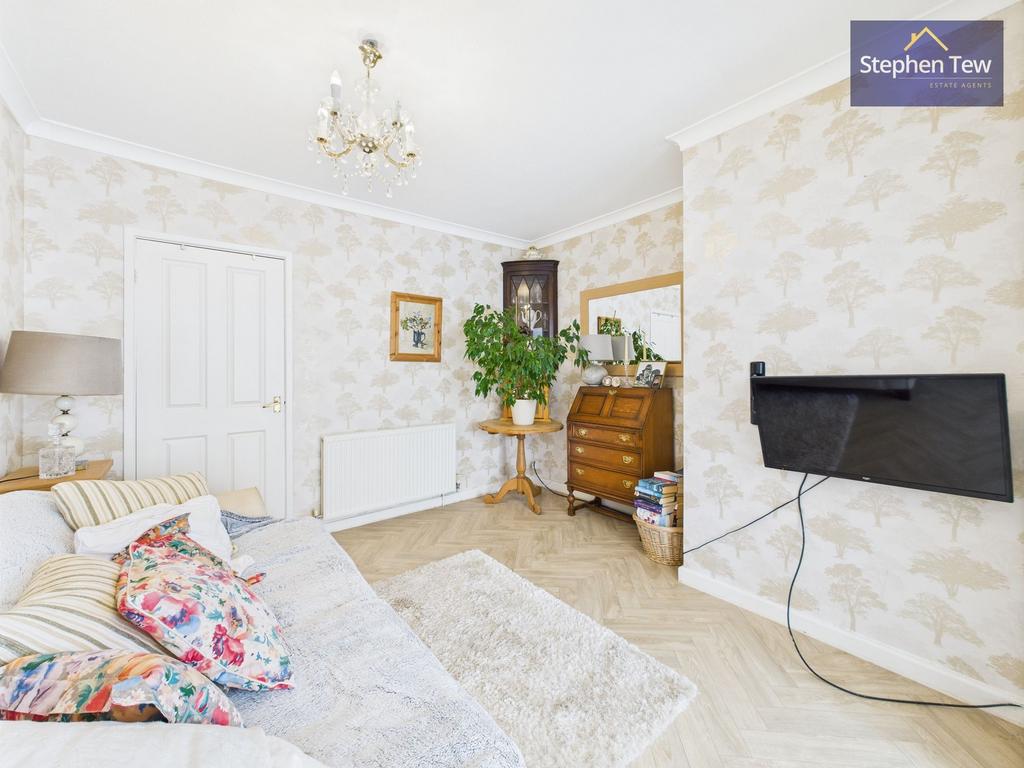 Living Room/Bedroom