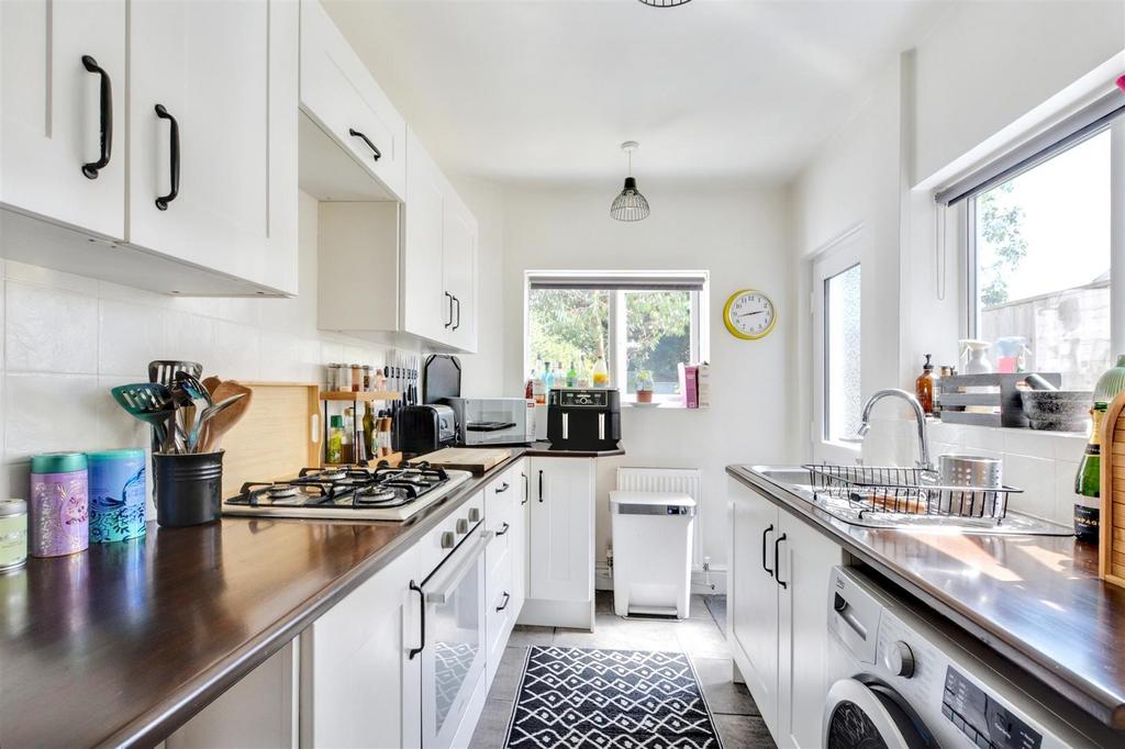 Kitchen 1.jpeg