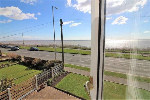 2 bedroom flat for sale, Kings Court, Kings Parade, CO15