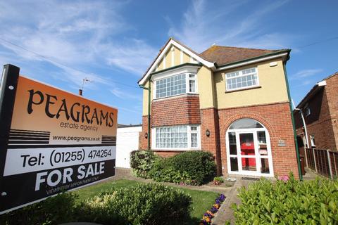 4 bedroom detached house for sale, Wash Lane, Clacton on Sea, CO15