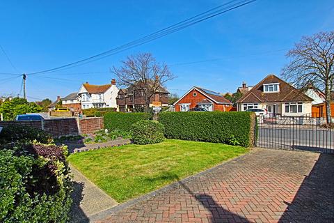 4 bedroom detached house for sale, Wash Lane, Clacton on Sea, CO15