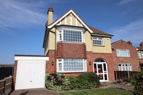 4 bedroom detached house for sale, Wash Lane, Clacton on Sea, CO15