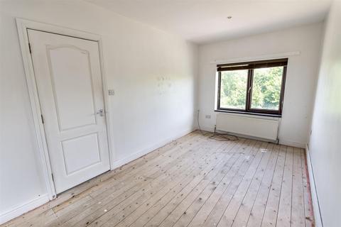 82 Brecks Lane, Rotherham, S65 3PS