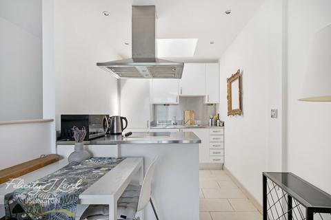 Flat 2, 8 Godson Street, London, N1 9GZ