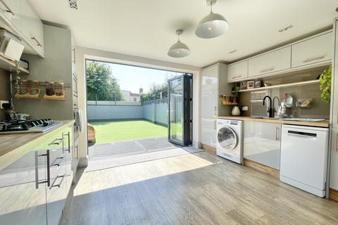 2 Fairfield Terrace, Exeter, EX2 9BD