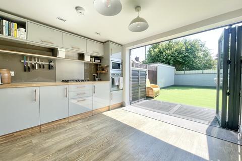 2 Fairfield Terrace, Exeter, EX2 9BD