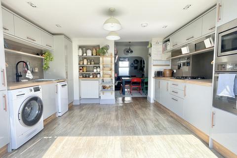 2 Fairfield Terrace, Exeter, EX2 9BD