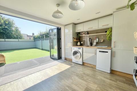 2 Fairfield Terrace, Exeter, EX2 9BD