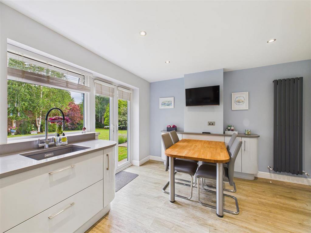 CAM03486 G0-PR0079-STILL029.jpg