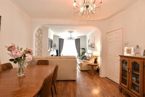 32 Chivers Road, London, E4 9TD