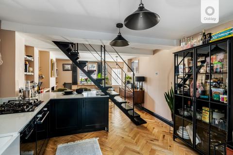 2 bedroom house to rent, Church Street, Brighton BN1