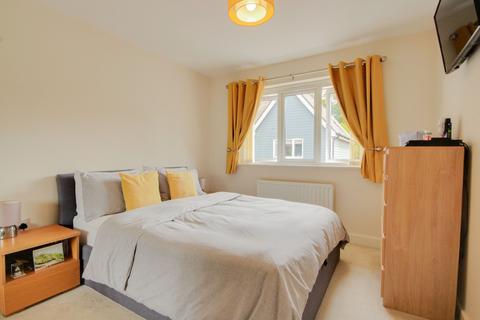 2 bedroom flat for sale, Funnell Drive, Haywards Heath, RH17