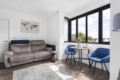 2 bedroom apartment for sale, Hanworth Lane, Surrey KT16