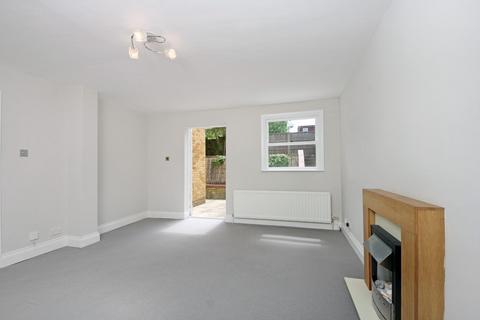 2 bedroom flat for sale, Acacia Road, W3