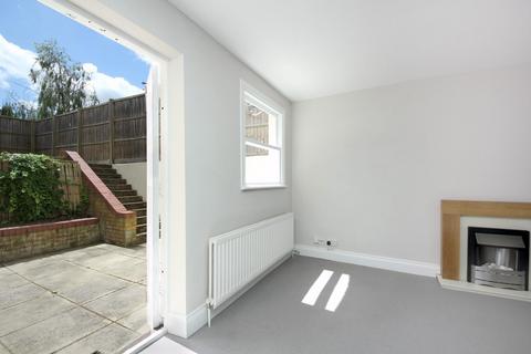 2 bedroom flat for sale, Acacia Road, W3