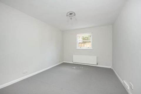 2 bedroom flat for sale, Acacia Road, W3