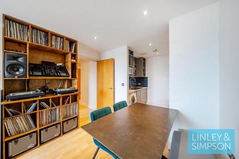 1 bedroom flat for sale, CROMWELL COURT,, LEEDS, LS10