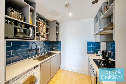 1 bedroom flat for sale, CROMWELL COURT,, LEEDS, LS10