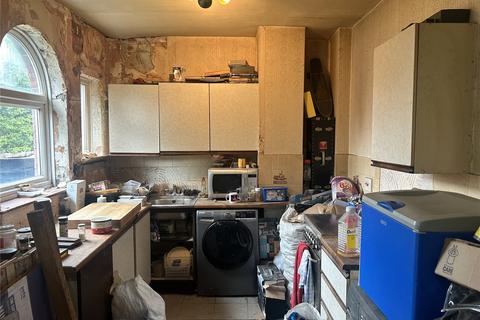 14 Broadstone Avenue, Oldham, OL4 2LG
