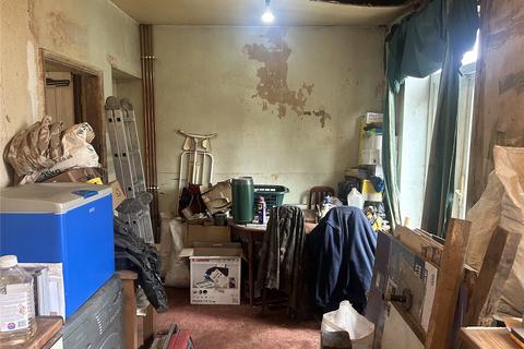 14 Broadstone Avenue, Oldham, OL4 2LG