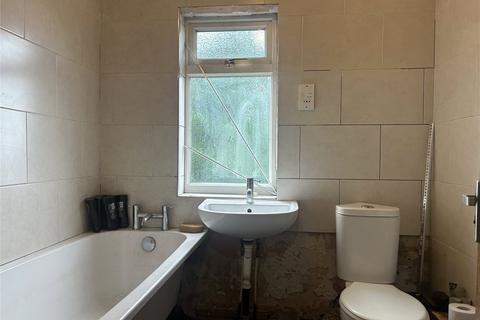 14 Broadstone Avenue, Oldham, OL4 2LG