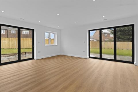 3 bedroom detached bungalow for sale, The Drive, Hailsham