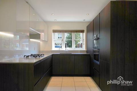 4 bedroom semi-detached house for sale, Elmore Close, Harrow, HA3