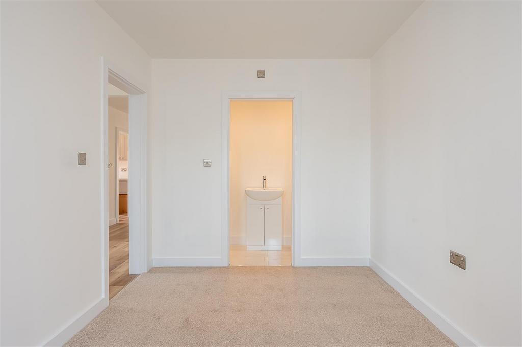 GROUND FLOOR BEDROOM &amp; En-SUITE