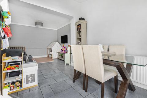 47 Lodge Road, Fetcham, Leatherhead, KT22 9QY
