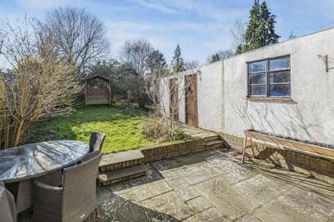 47 Lodge Road, Fetcham, Leatherhead, KT22 9QY