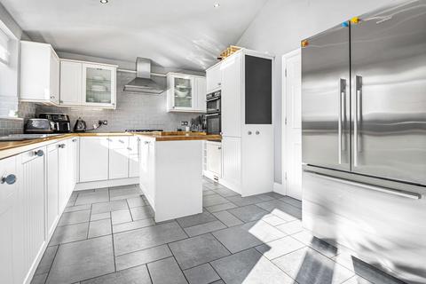47 Lodge Road, Fetcham, Leatherhead, KT22 9QY