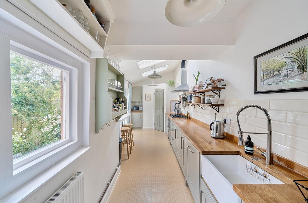 1298045 17 683088...