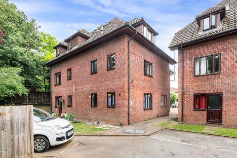 Flat 8, Randolph Court, 22 Kingston Avenue, Leatherhead, KT22 7HY