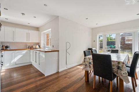 24 Fernhurst Close, Beaconsfield, HP9 1AN